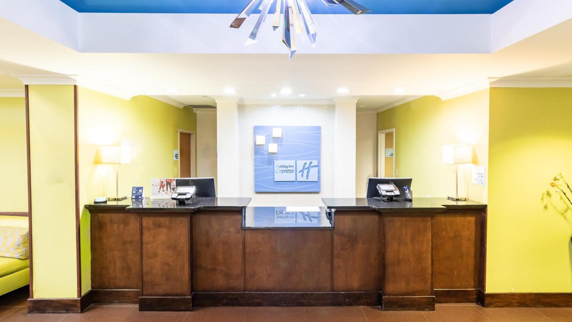 Holiday Inn Express Birmingham Irondale East By Ihg Exterior photo