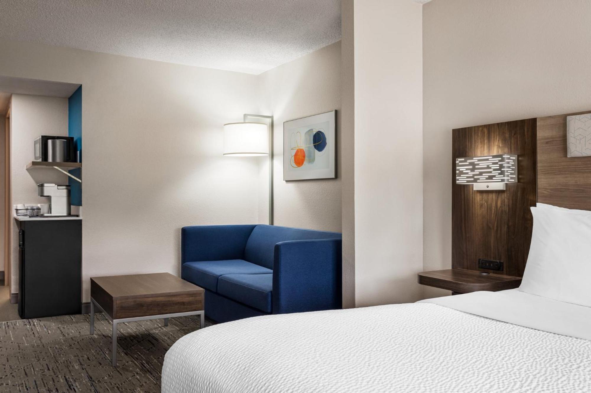 Holiday Inn Express Birmingham Irondale East By Ihg Exterior photo