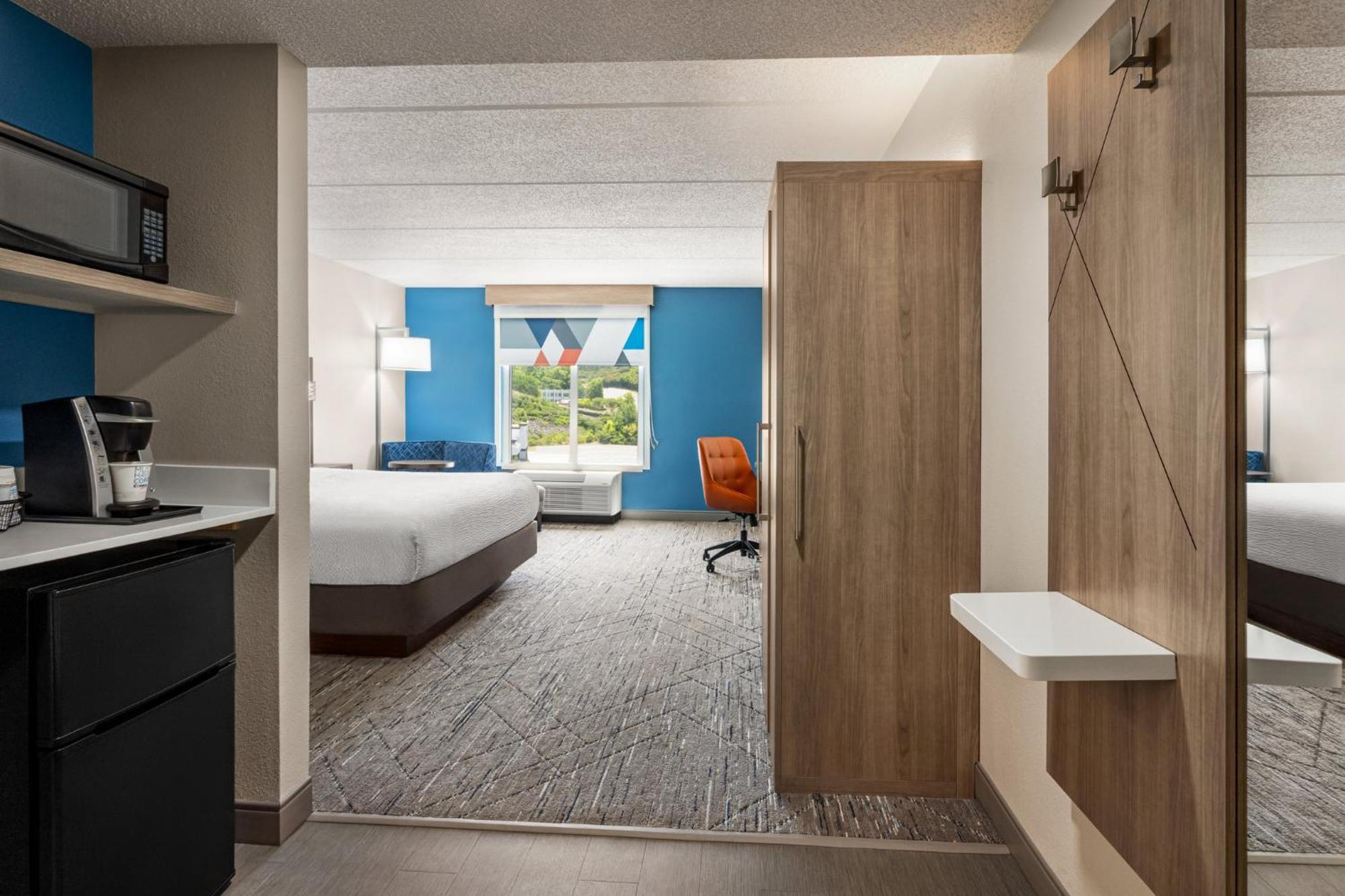 Holiday Inn Express Birmingham Irondale East By Ihg Exterior photo
