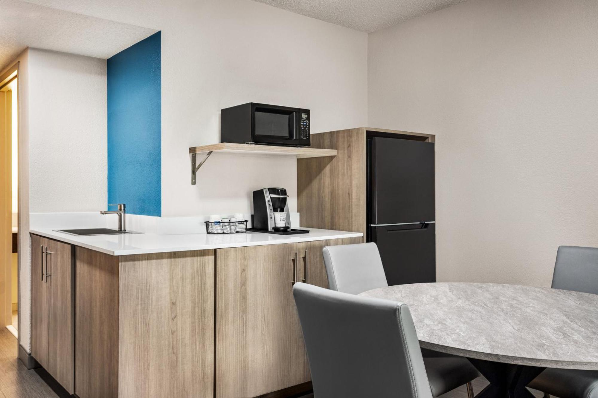 Holiday Inn Express Birmingham Irondale East By Ihg Exterior photo