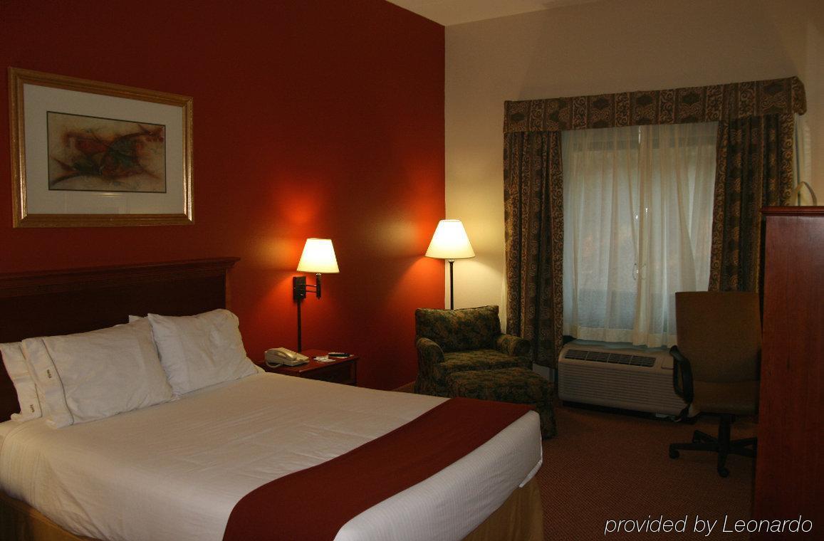 Holiday Inn Express Birmingham Irondale East By Ihg Room photo