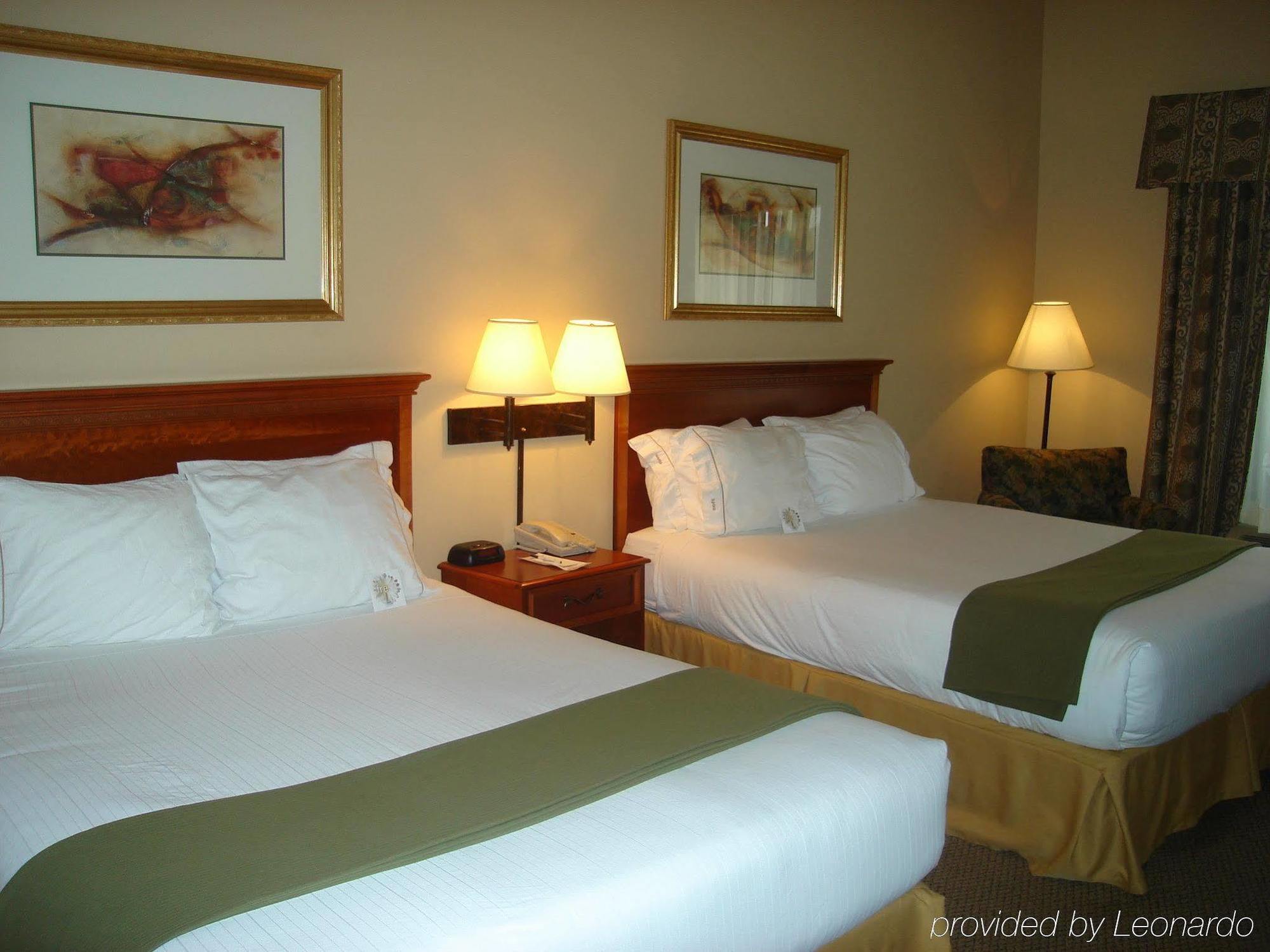 Holiday Inn Express Birmingham Irondale East By Ihg Room photo