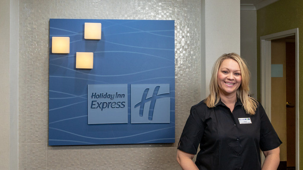 Holiday Inn Express Birmingham Irondale East By Ihg Exterior photo
